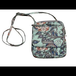 NWOT small Vera Bradley crossbody in blues with coral.